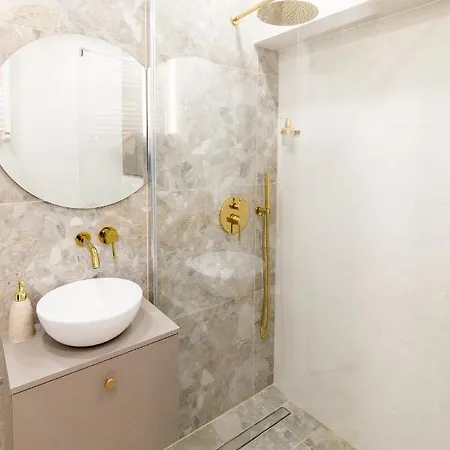 Monjan Ii Luxury Square Market Rynek Apartman