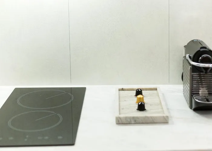 Monjan Ii Luxury Square Market Rynek