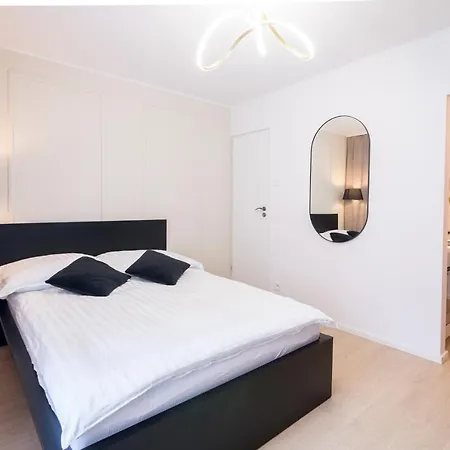 Monjan Ii Luxury Square Market Rynek Apartment