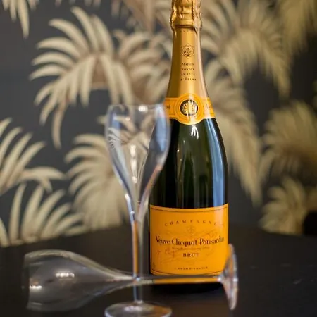 Monjan Ii Luxury Square Market Rynek * Вроцлав